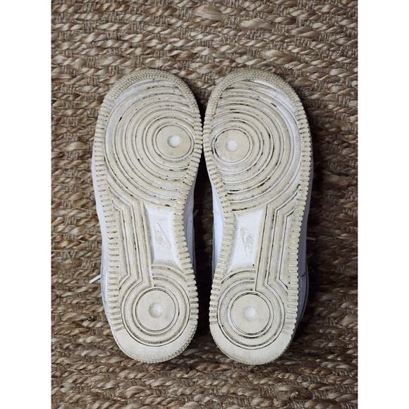 Athletic_Shoes